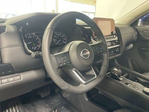 Used 2025 Nissan Pathfinder SV AWD/4WD image 14