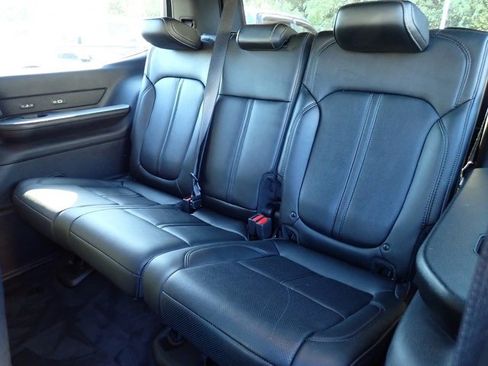 Used 2023 Jeep Wagoneer Series III w/ Preferred Equipment Group image 16