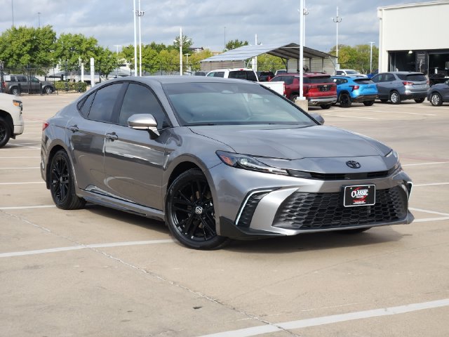 Used 2026 Toyota Camry SE w/ Convenience Package FWD image 2