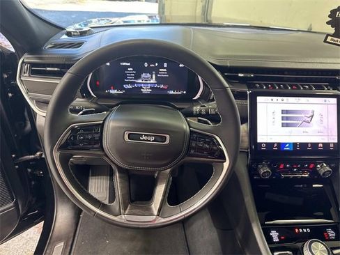 Used 2023 Jeep Grand Cherokee Overland image 6