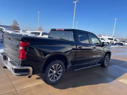 Used 2021 Chevrolet Silverado 1500 LT image 2