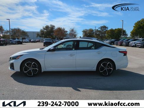 Used 2024 Nissan Altima 2.5 SR image 8