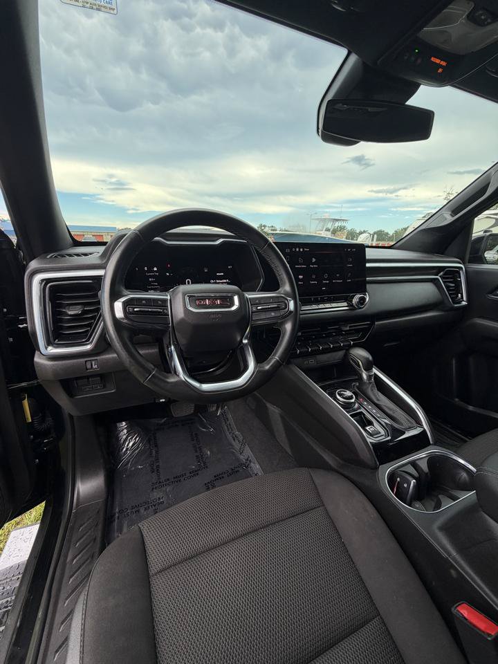 Used 2025 GMC Canyon Elevation AWD/4WD image 23