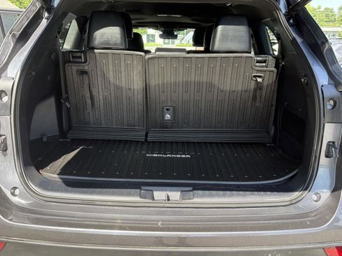 Used 2021 Toyota Highlander XSE image 26