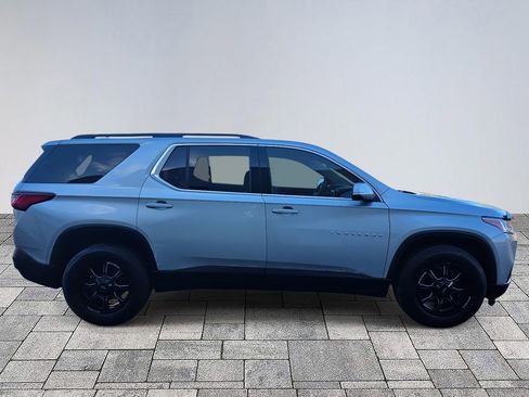 Used 2021 Chevrolet Traverse LT image 8