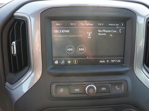 Used 2022 Chevrolet Silverado 2500 Custom w/ Custom Value Package AWD/4WD image 5