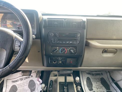 Used 2005 Jeep Wrangler Unlimited AWD/4WD image 35