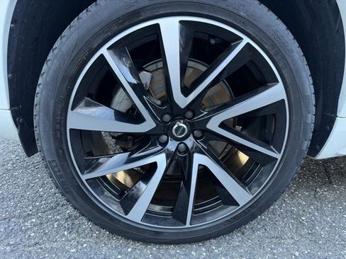 Certified 2023 Volvo XC90 B5 Plus w/ Protection Package Premier image 17