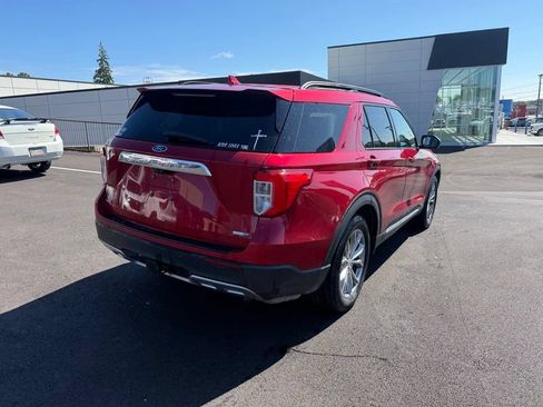 Used 2020 Ford Explorer XLT w/ Equipment Group 202A AWD/4WD image 8