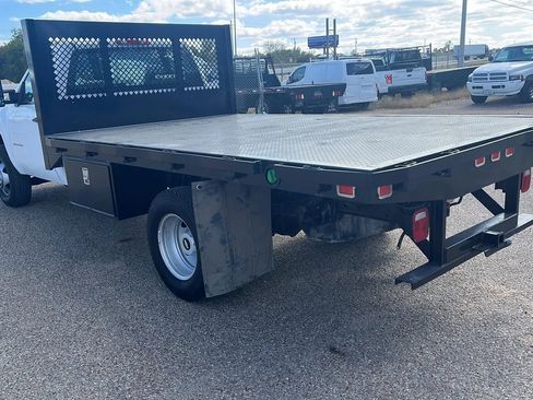 Used 2011 Chevrolet Silverado 3500 W/T image 2