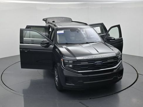 Certified 2025 Ford Expedition Active AWD/4WD image 53
