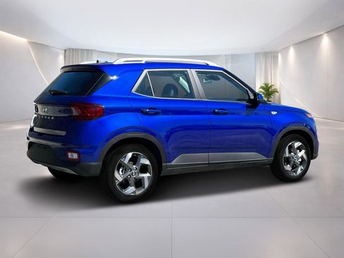 New 2025 Hyundai Venue Limited image 8