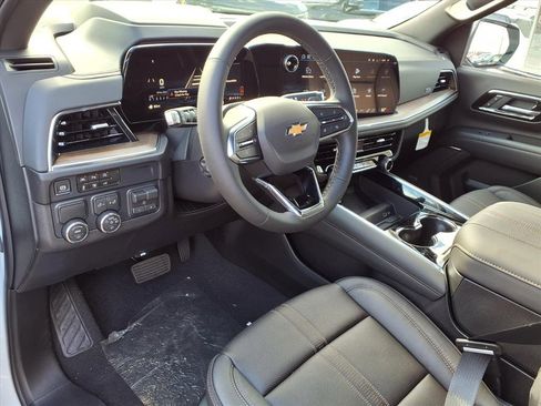 New 2026 Chevrolet Suburban High Country image 8