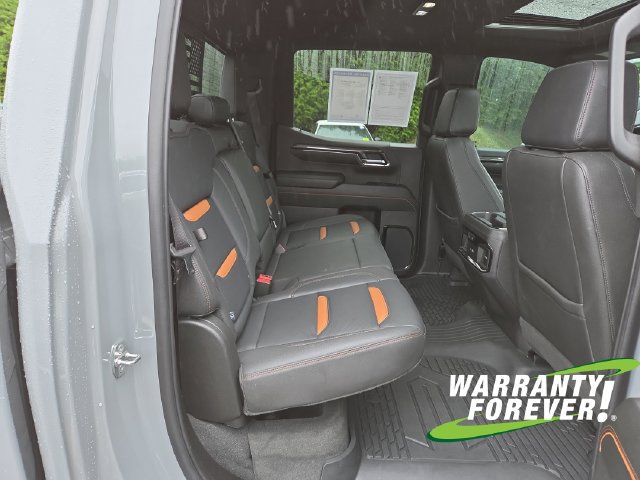 Used 2024 GMC Sierra 1500 AT4 w/ Technology Package AWD/4WD image 17