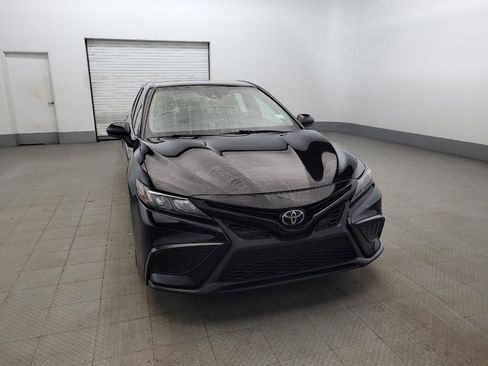 Used 2021 Toyota Camry SE image 14