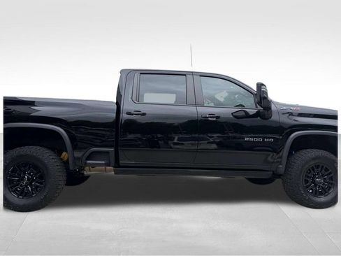 Used 2024 Chevrolet Silverado 2500 ZR2 AWD/4WD image 2