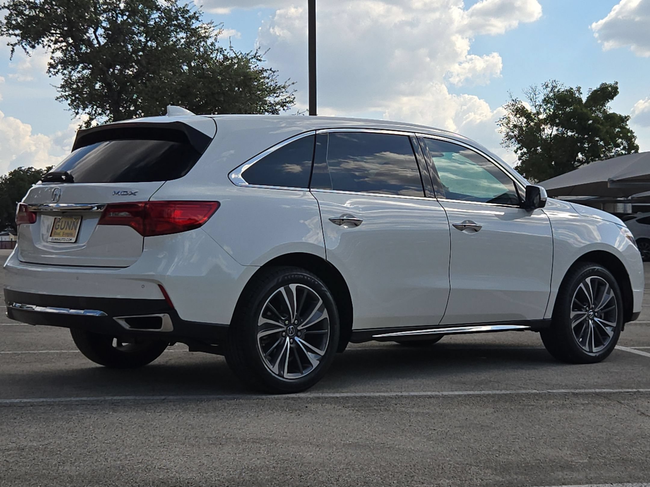 Used 2019 Acura MDX w/ Technology Package FWD image 3