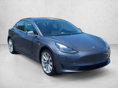 Used 2018 Tesla Model 3 Long Range RWD image 3