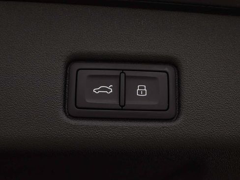 Used 2025 Audi Q5 Premium w/ Convenience Package AWD/4WD image 37