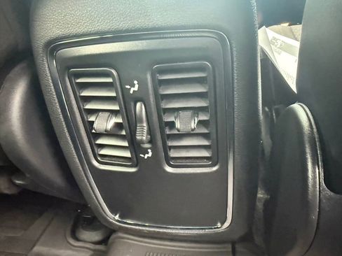 Used 2021 Jeep Grand Cherokee Laredo image 19