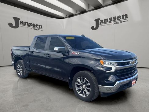 Used 2024 Chevrolet Silverado 1500 LT AWD/4WD image 6