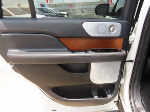 Used 2023 Lincoln Navigator Black Label AWD/4WD image 18