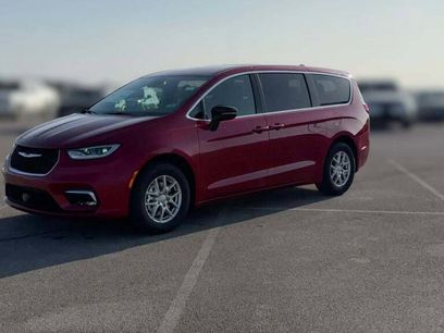 New 2026 Chrysler Pacifica Select