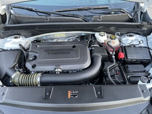 Used 2023 Buick Envision Avenir image 37