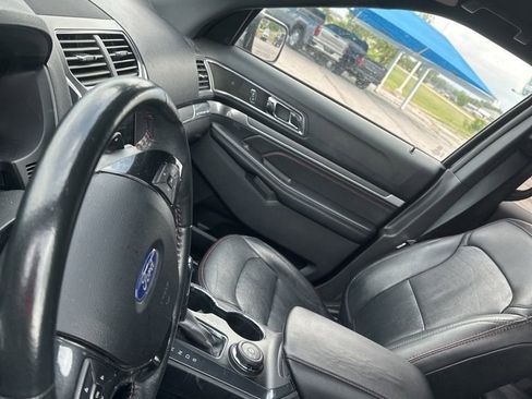 Used 2019 Ford Explorer Sport w/ Ford Safe & Smart Package AWD/4WD image 16