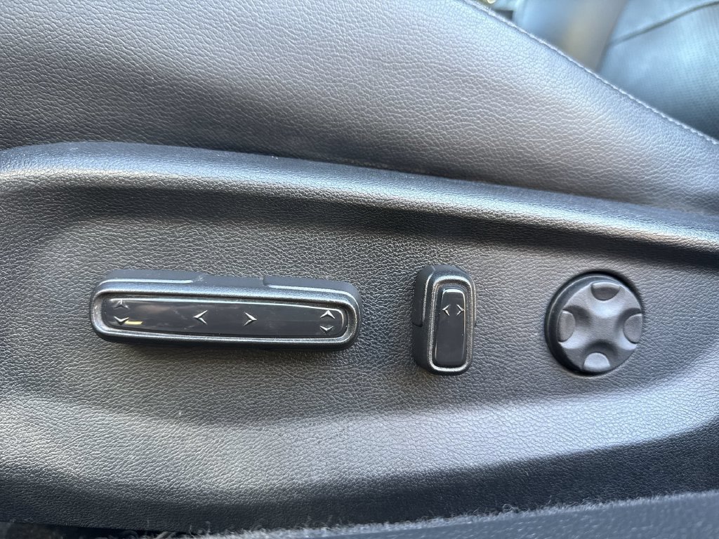 Used 2018 Honda Accord Touring image 12