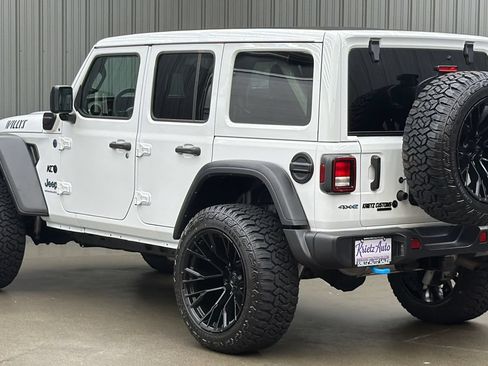 Used 2024 Jeep Wrangler Unlimited AWD/4WD image 3