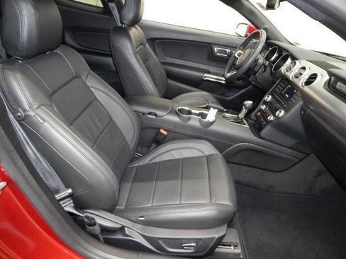 Used 2018 Ford Mustang GT RWD image 19