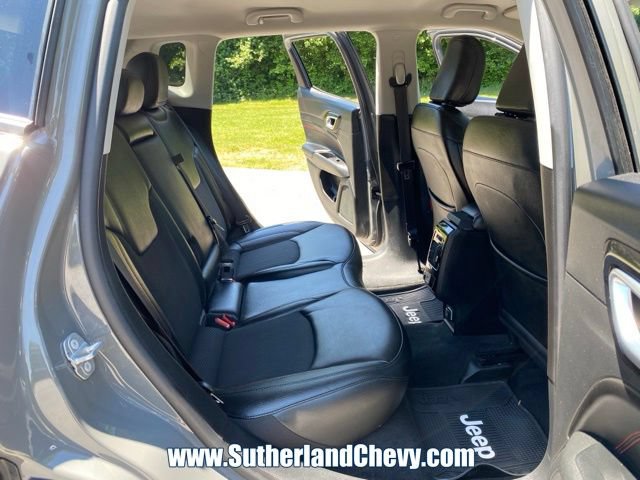 Used 2022 Jeep Compass Trailhawk AWD/4WD image 35