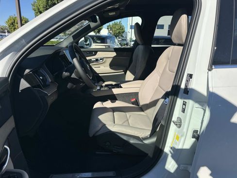 New 2026 Volvo XC90 B6 Ultra w/ Protection Package image 13