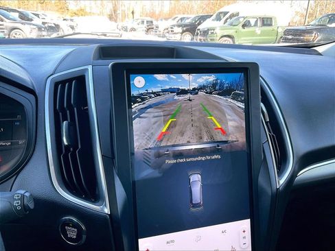 Used 2023 Ford Edge Titanium image 18