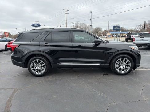 New 2026 Ford Explorer Platinum image 8