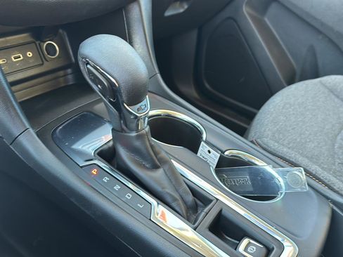 Used 2023 Chevrolet Equinox LT image 24