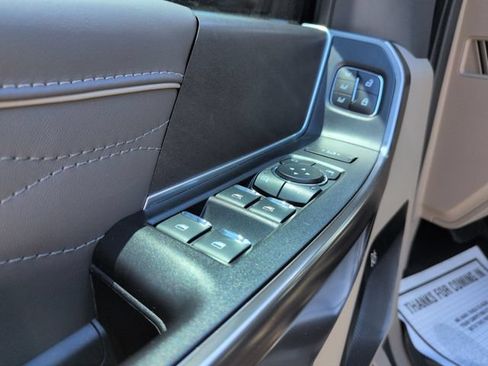 Certified 2025 Ford F350 Platinum w/ Platinum Plus Package AWD/4WD image 11