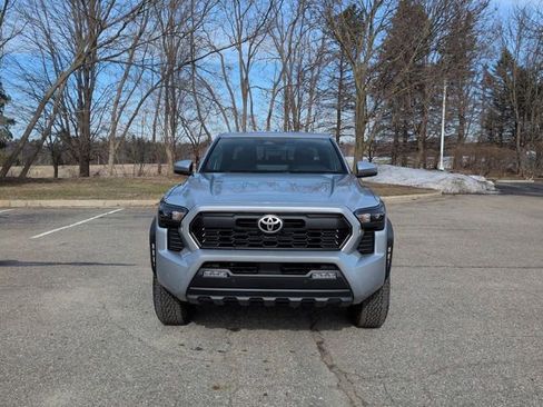 Used 2024 Toyota Tacoma TRD Off-Road w/ TRD Off Road Upgrade Package image 8