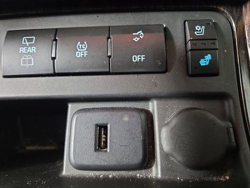 Used 2016 Chevrolet Traverse LTZ image 25