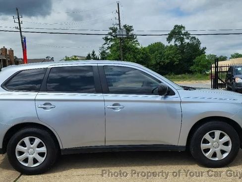 Used 2014 Mitsubishi Outlander ES FWD image 5