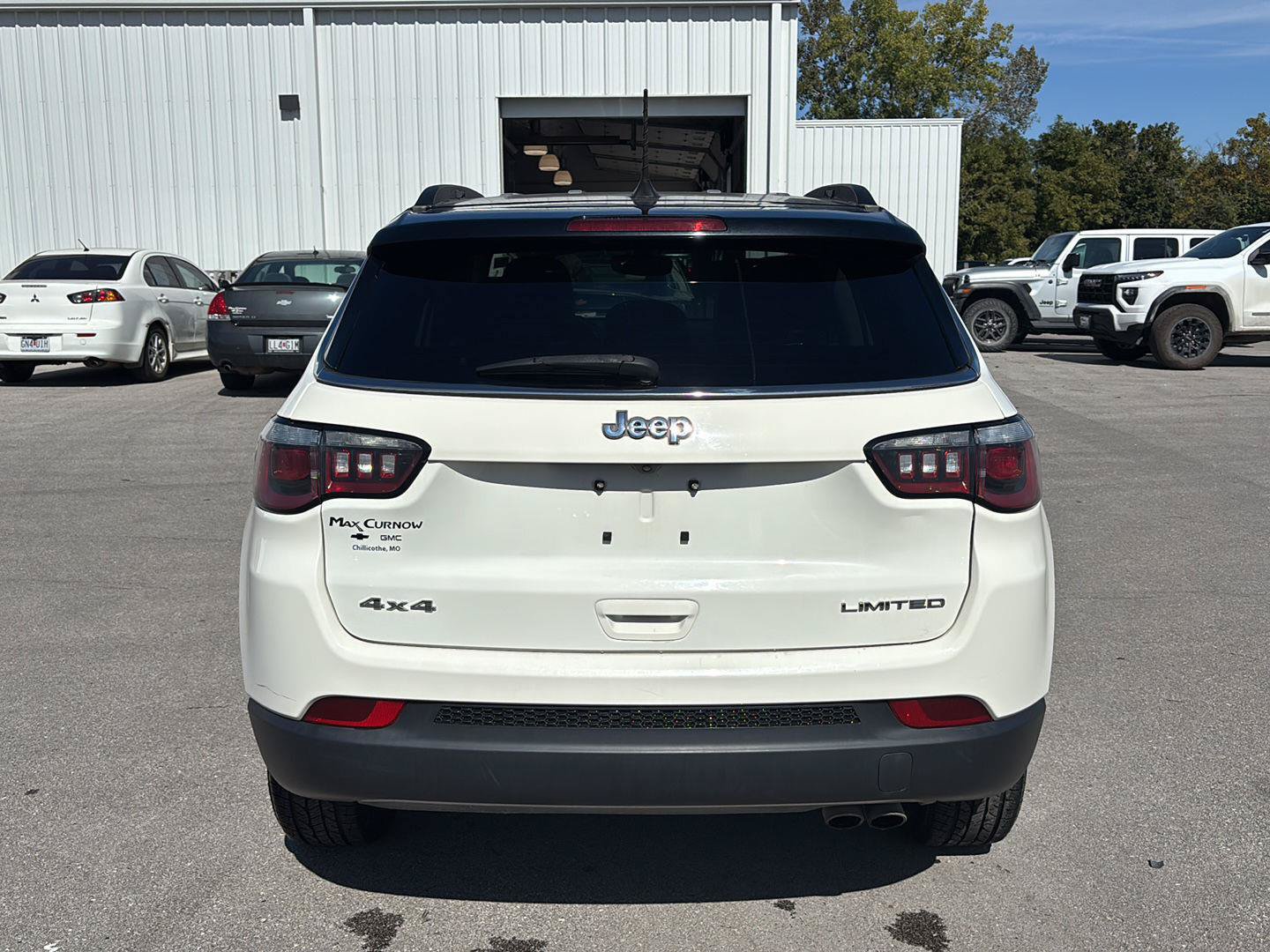 Used 2018 Jeep Compass Limited AWD/4WD image 4