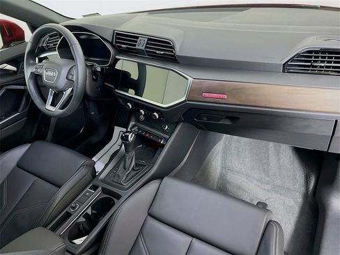 Used 2024 Audi Q3 2.0T Premium Plus image 28