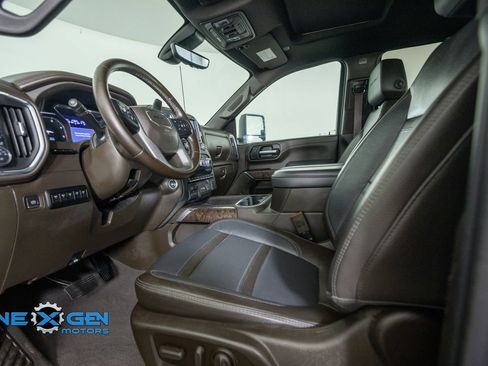 Used 2023 GMC Sierra 2500 Denali w/ Denali Ultimate Package AWD/4WD image 10