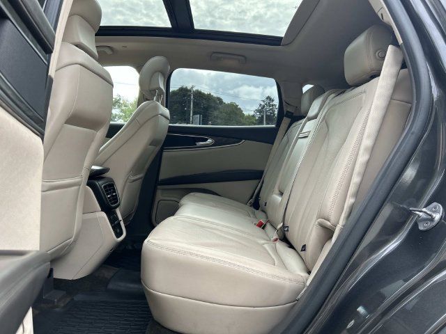 Used 2017 Lincoln MKX Reserve w/ Lincoln MKX Climate Package AWD/4WD image 16