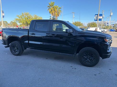 Used 2025 Chevrolet Silverado 1500 Custom Trail Boss w/ Dark Appearance Package image 5