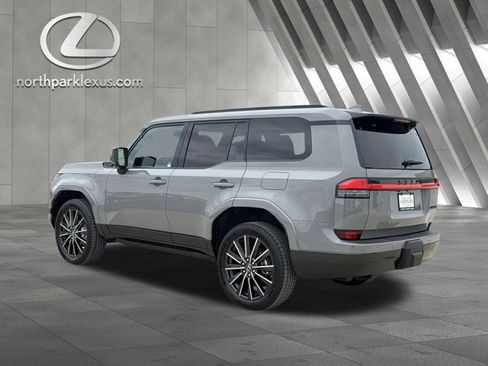 Certified 2026 Lexus GX 550 w/ Cold Area Package AWD/4WD image 2