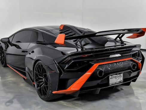 Used 2021 Lamborghini Huracan STO image 15