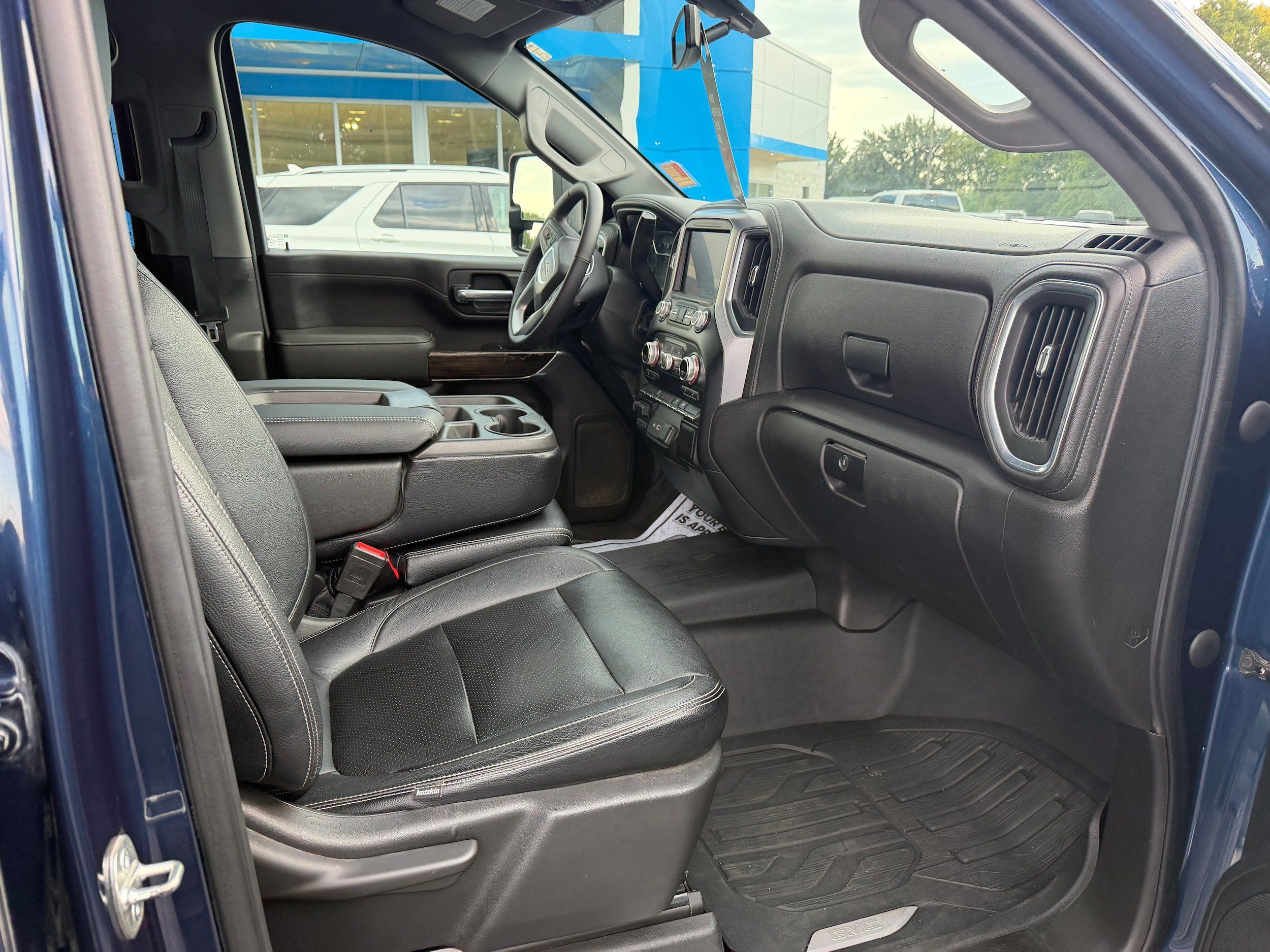Used 2021 GMC Sierra 3500 SLE w/ SLE Convenience Package AWD/4WD image 5