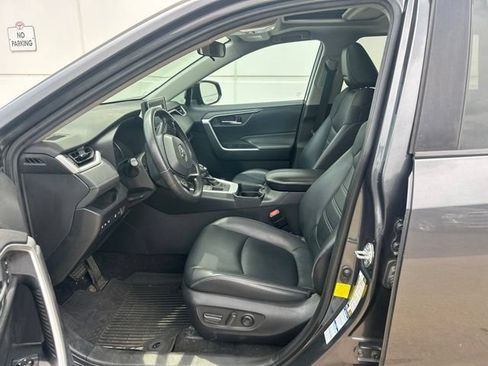 Used 2021 Toyota RAV4 XLE Premium AWD/4WD image 19